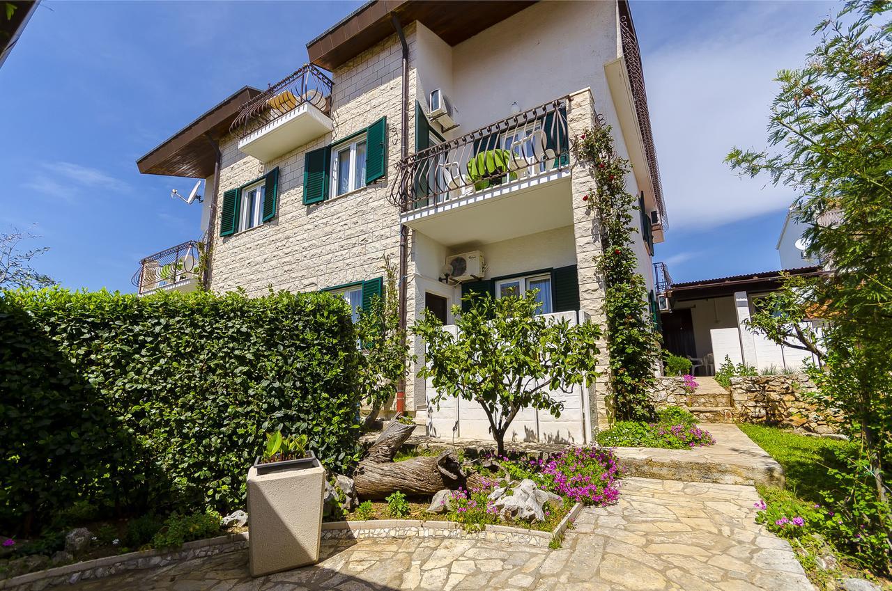 Apartments Mate Трогир Екстериор снимка