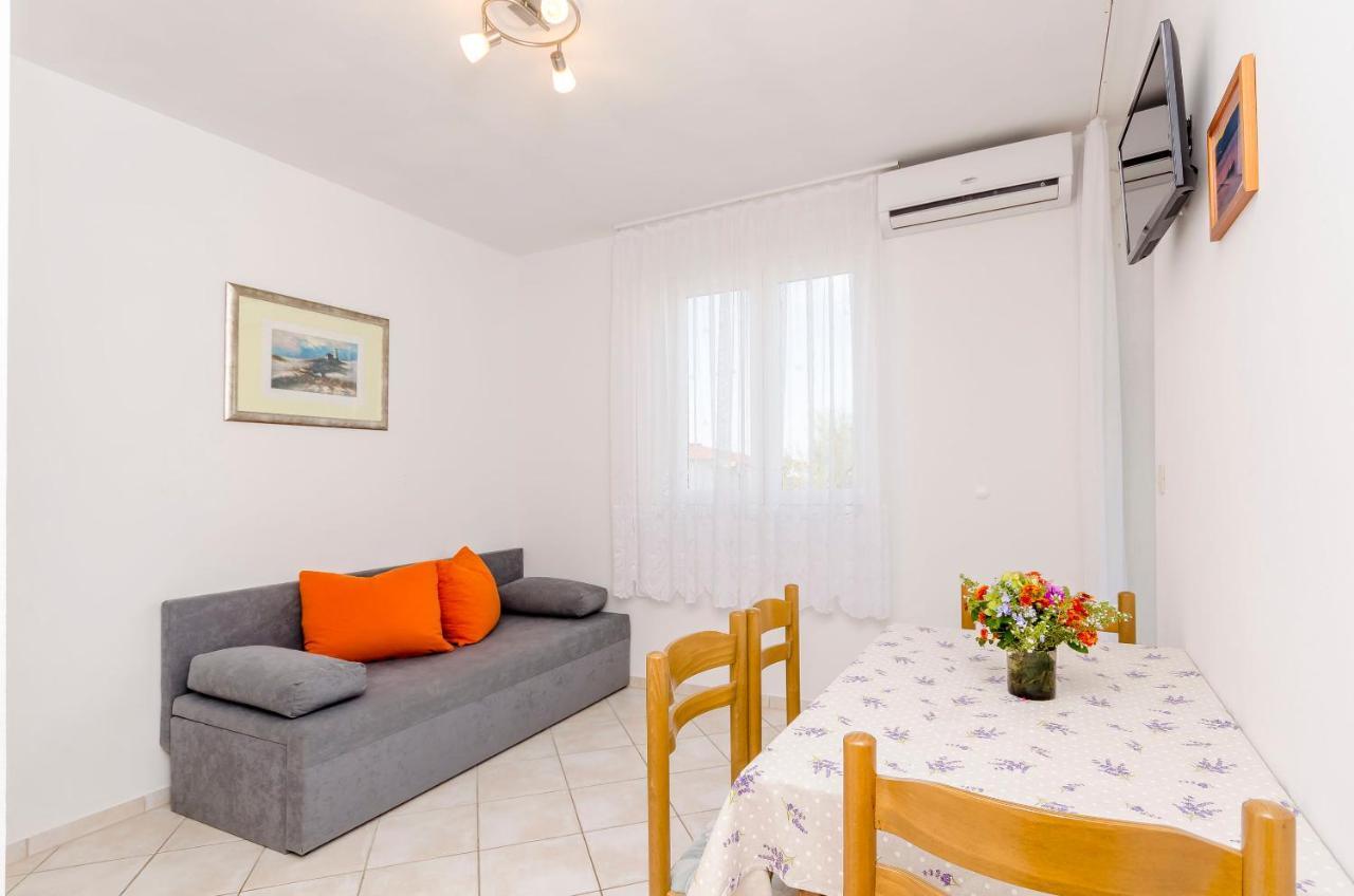 Apartments Mate Трогир Екстериор снимка