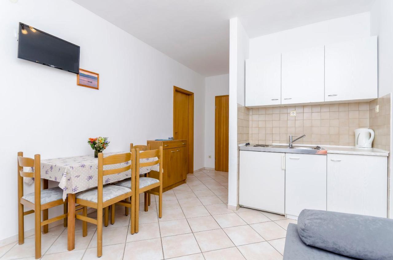 Apartments Mate Трогир Екстериор снимка
