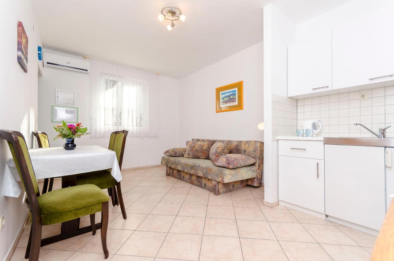 Apartments Mate Трогир Екстериор снимка