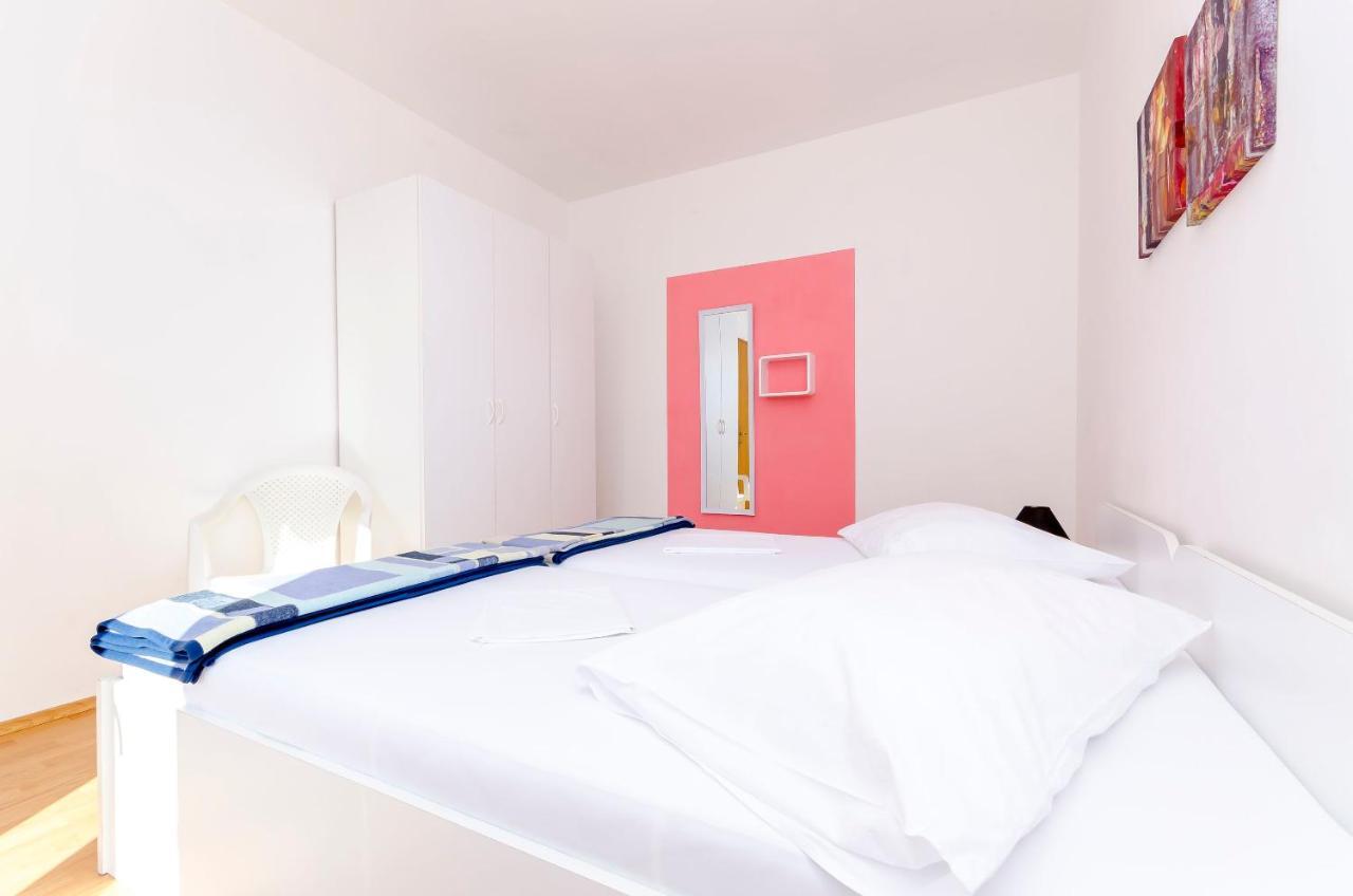 Apartments Mate Трогир Екстериор снимка