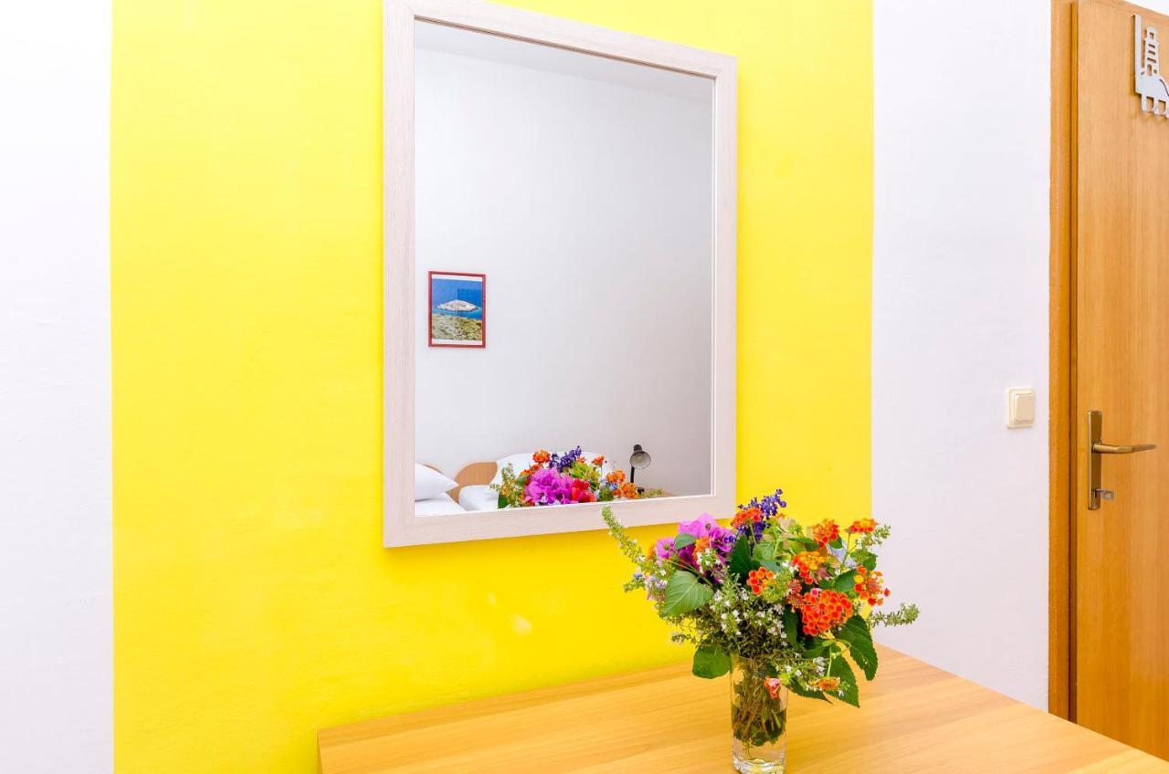 Apartments Mate Трогир Екстериор снимка