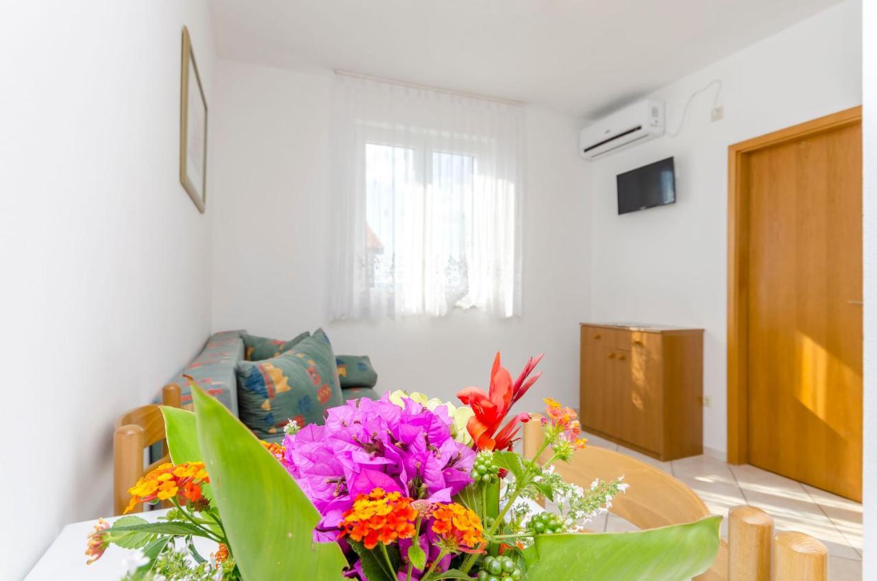 Apartments Mate Трогир Екстериор снимка