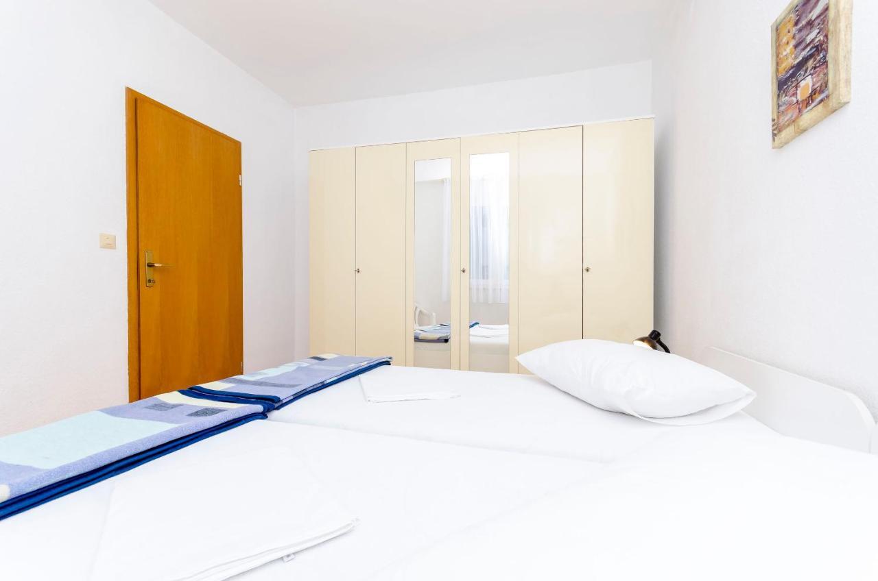 Apartments Mate Трогир Екстериор снимка