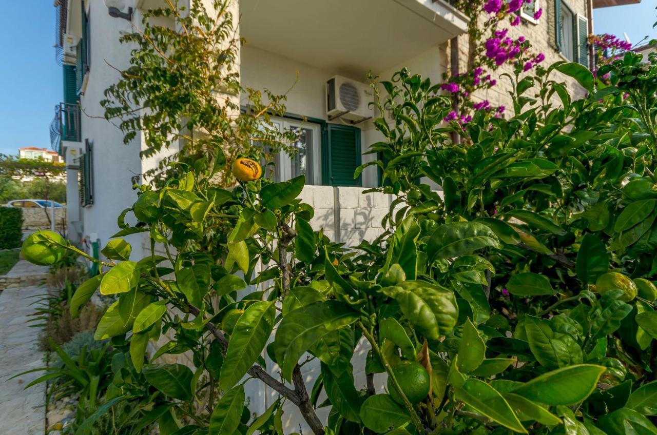 Apartments Mate Трогир Екстериор снимка