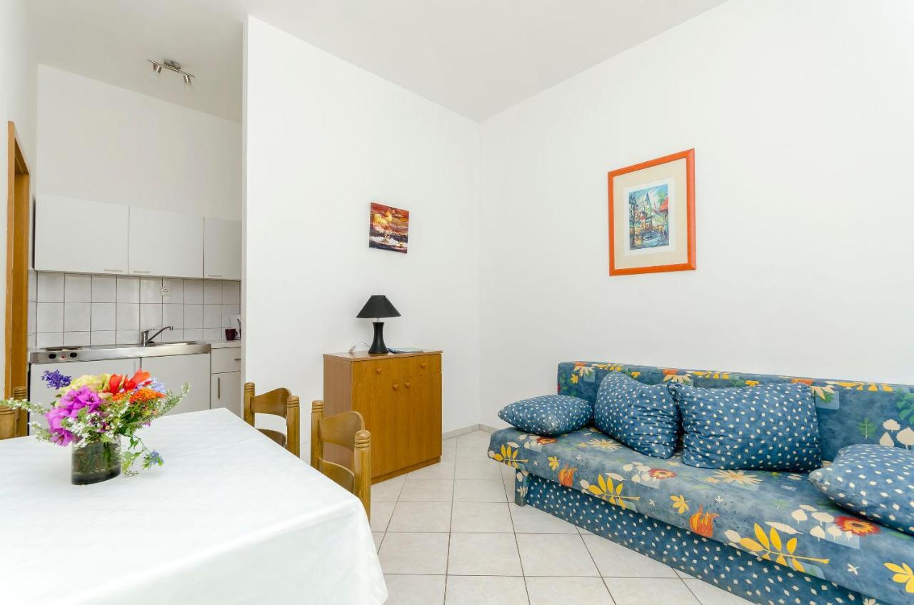 Apartments Mate Трогир Екстериор снимка