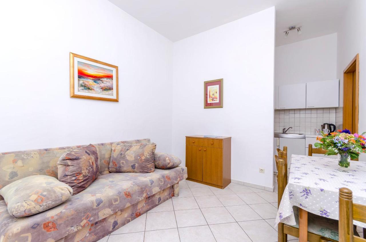 Apartments Mate Трогир Екстериор снимка