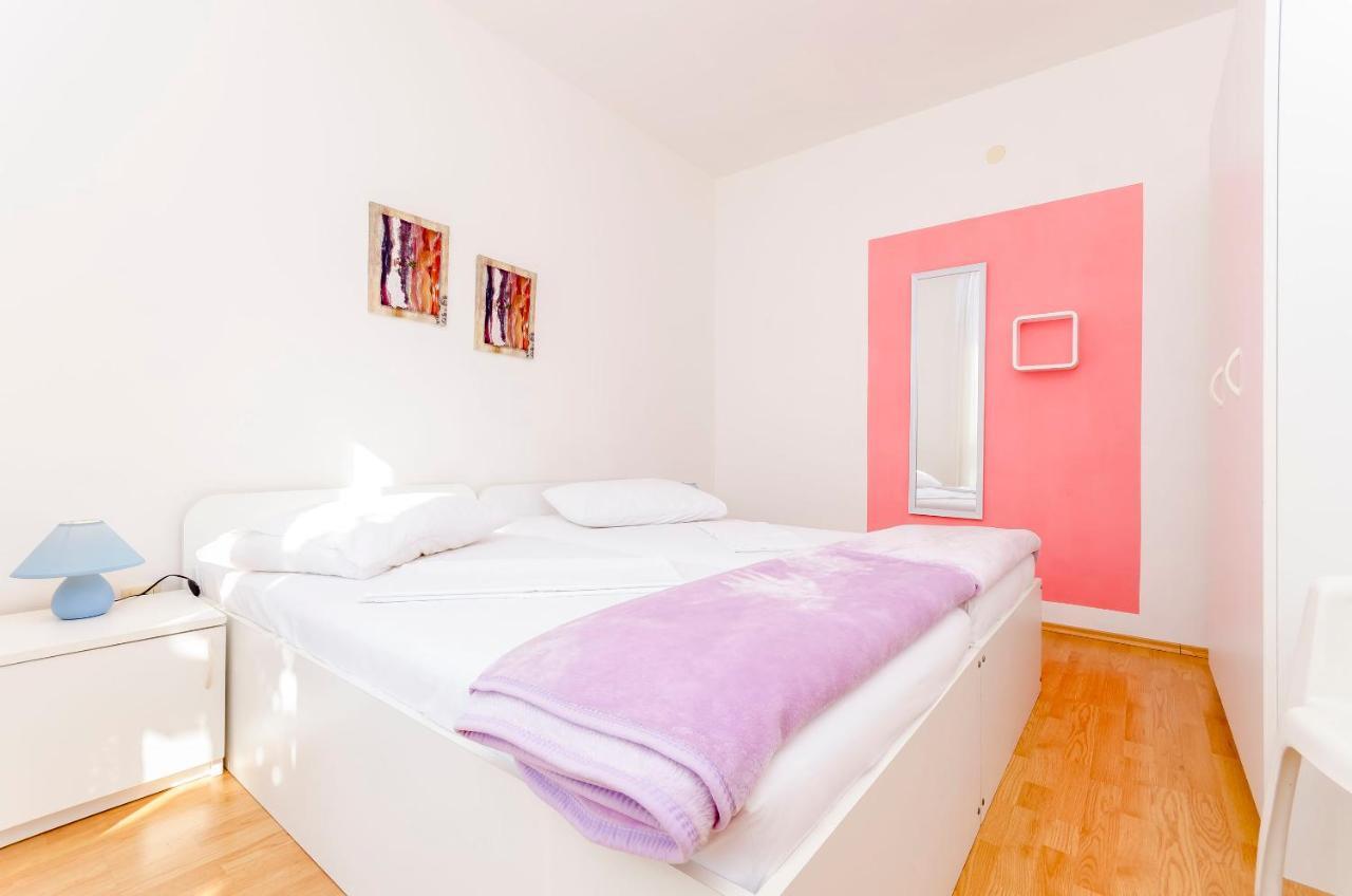 Apartments Mate Трогир Екстериор снимка