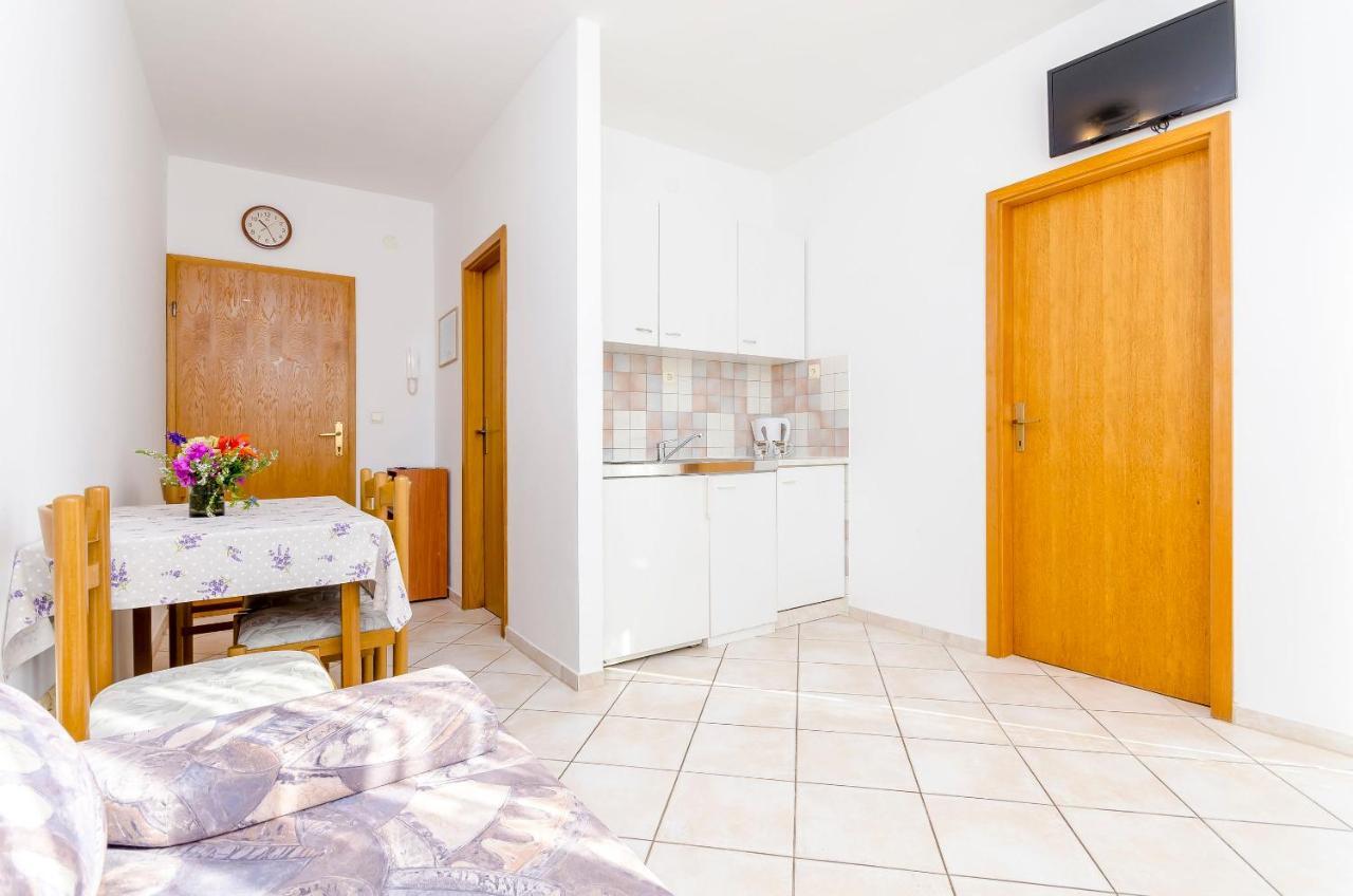 Apartments Mate Трогир Екстериор снимка