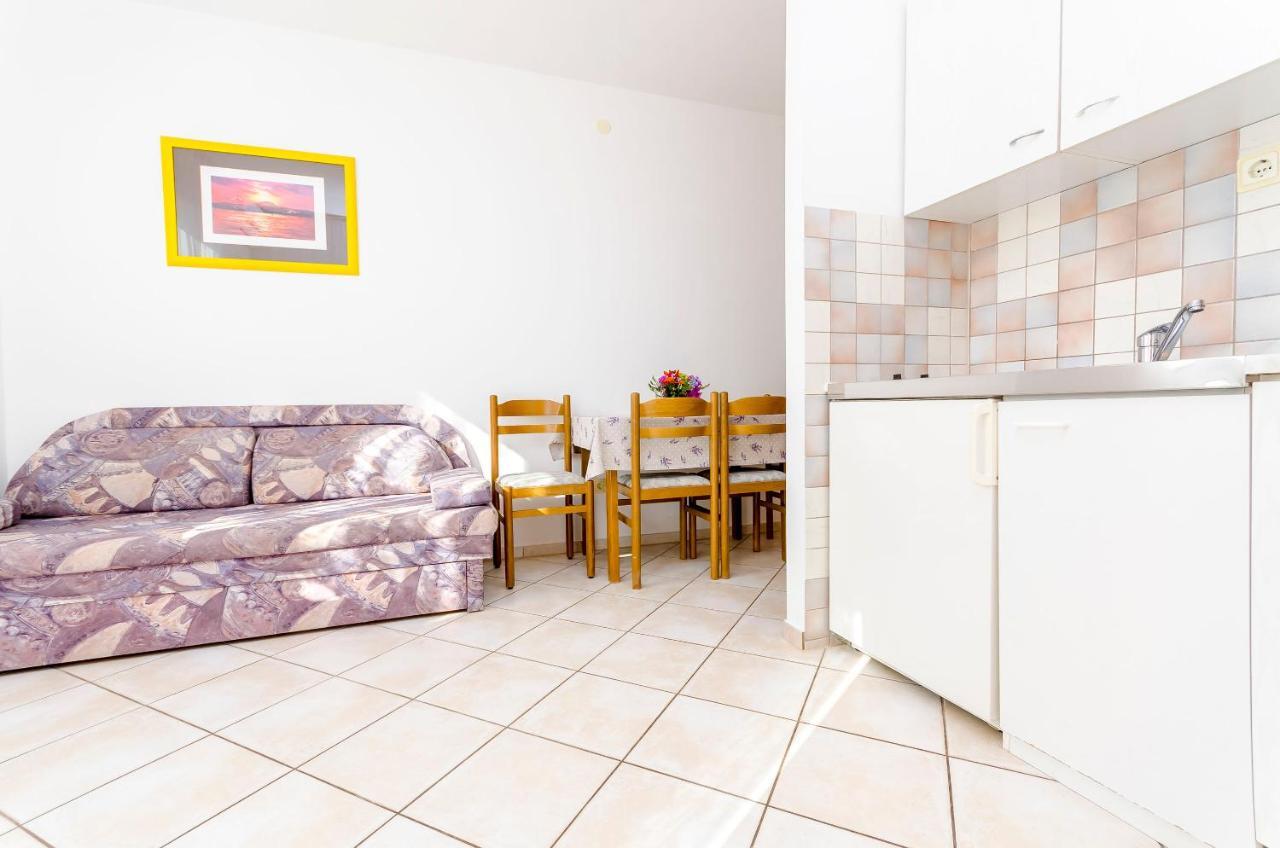 Apartments Mate Трогир Екстериор снимка