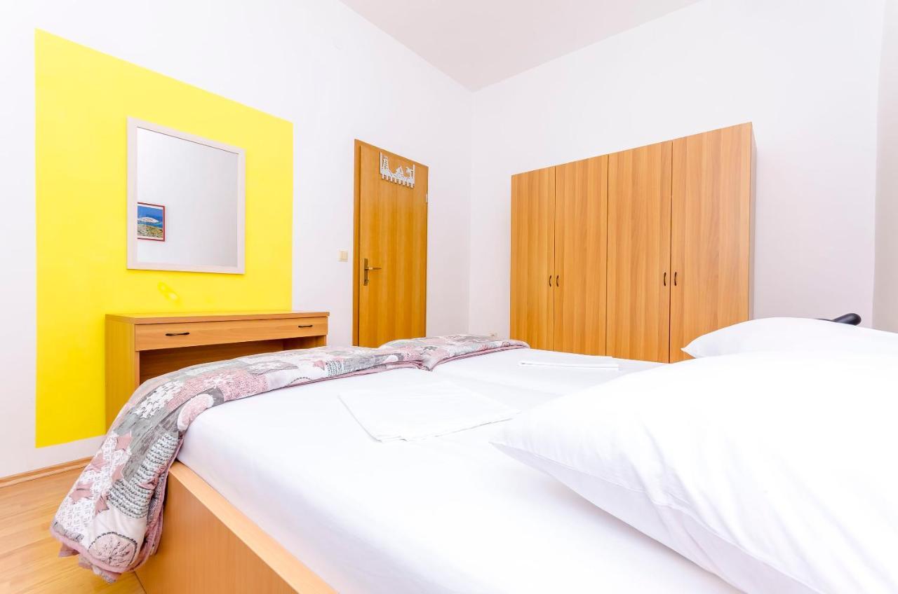 Apartments Mate Трогир Екстериор снимка